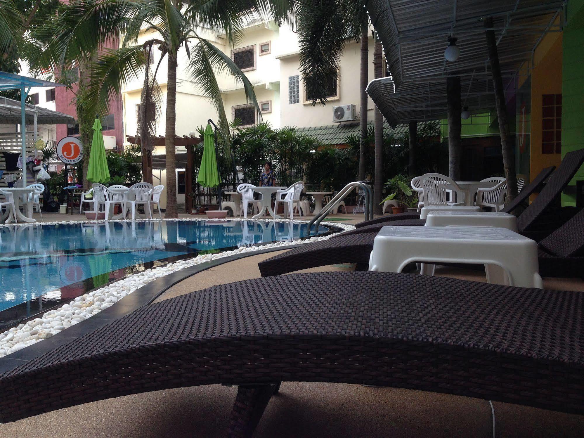 Yj Hotel Pattaya Exterior photo